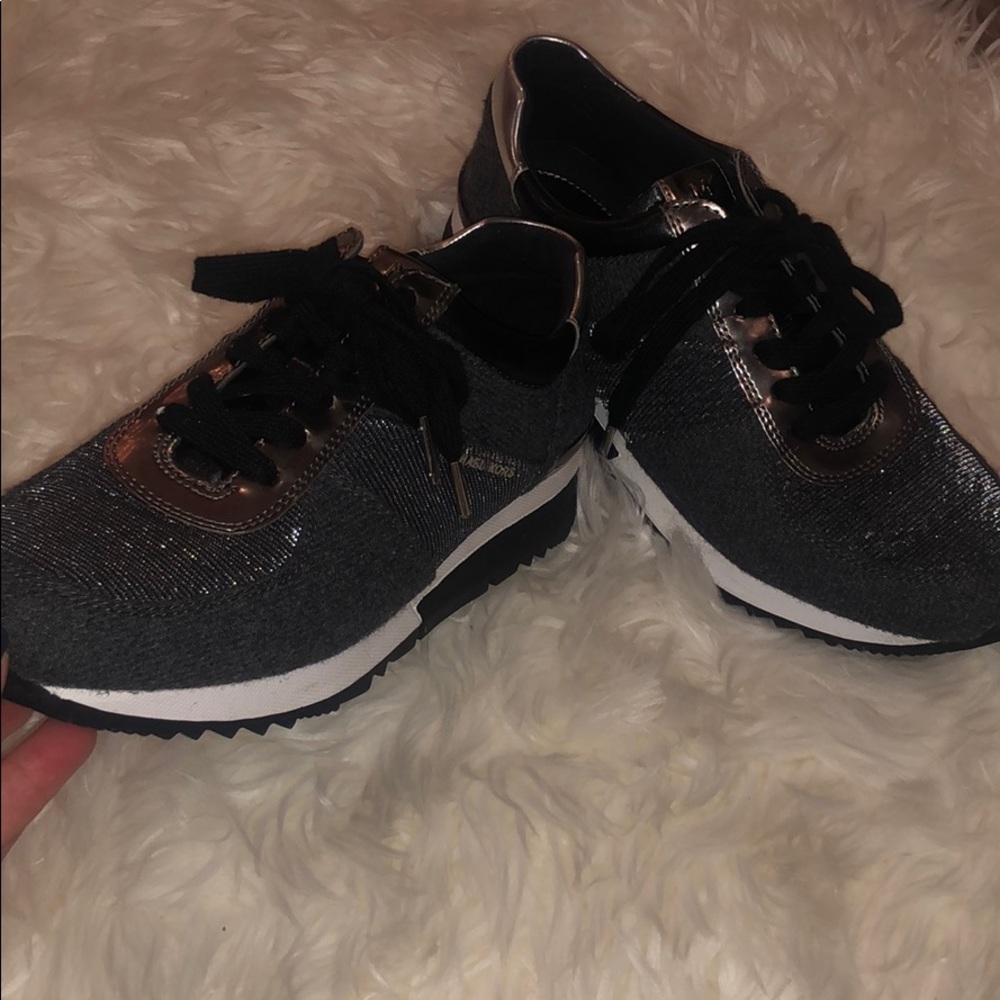 Michael Kors sneakers black silver and white!